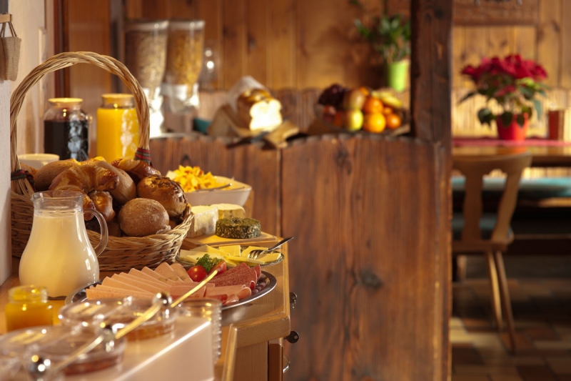 brasserie-SOLLIES TOUCAS-min_breakfast_buffet_food_restaurant_meal_hotel_plate_fresh-718745